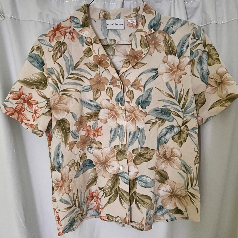 Vintage Alfred Dunner short sleeved flower printed button up